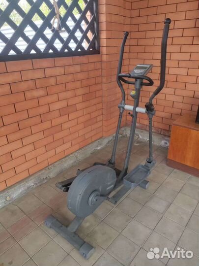 Эллиптический тренажер torneo