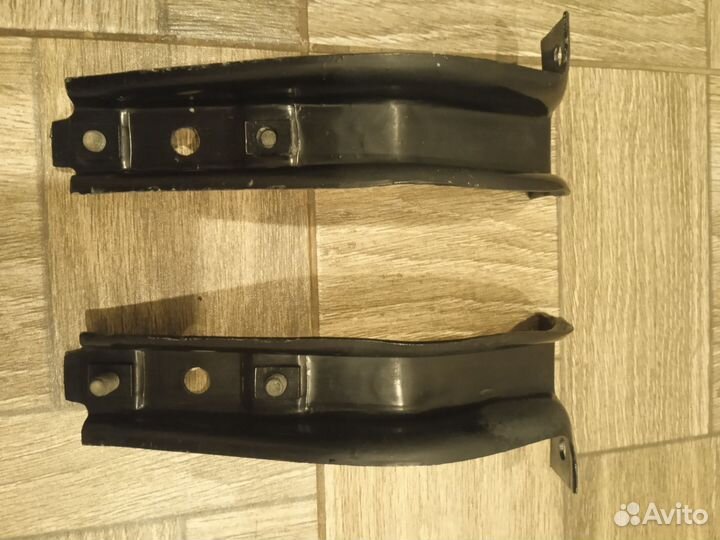 Кронштейны крепления заднего бампера Audi 200 C3