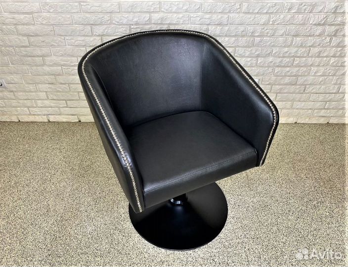 Парикмахерское кресло Grazia черный диск