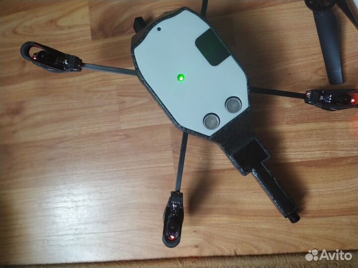 Квадрокоптер «Parrot AR Drone 2.0»