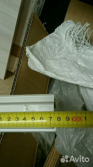 Направляющий профиль для подвесной двери-купе