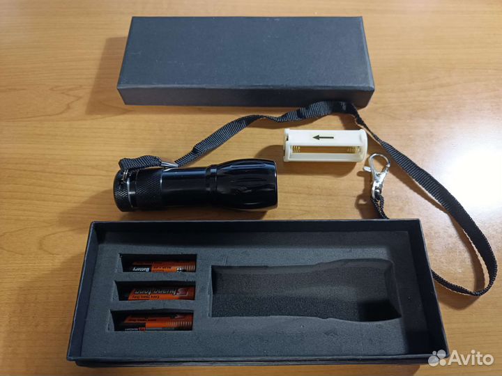 Светодиодный фонарик в футляре