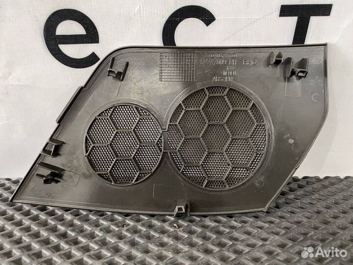 Накладка (сетка) динамика Volvo FH4 82247009