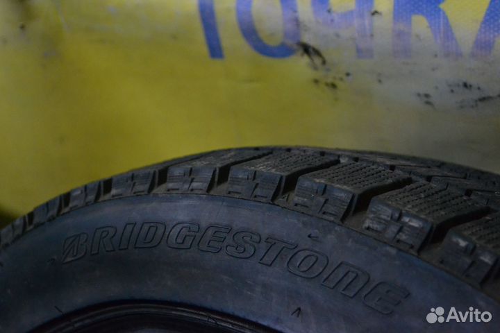 Bridgestone Blizzak VRX 225/45 R17