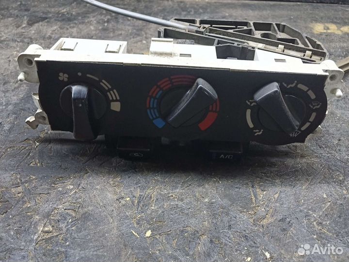 Блок управления климатом Nissan Primera P11