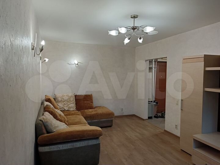 2-к. квартира, 50 м², 1/9 эт.