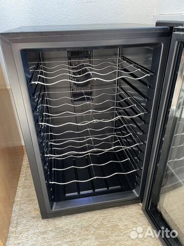 Винный шкаф Shivaki SHW-28V1