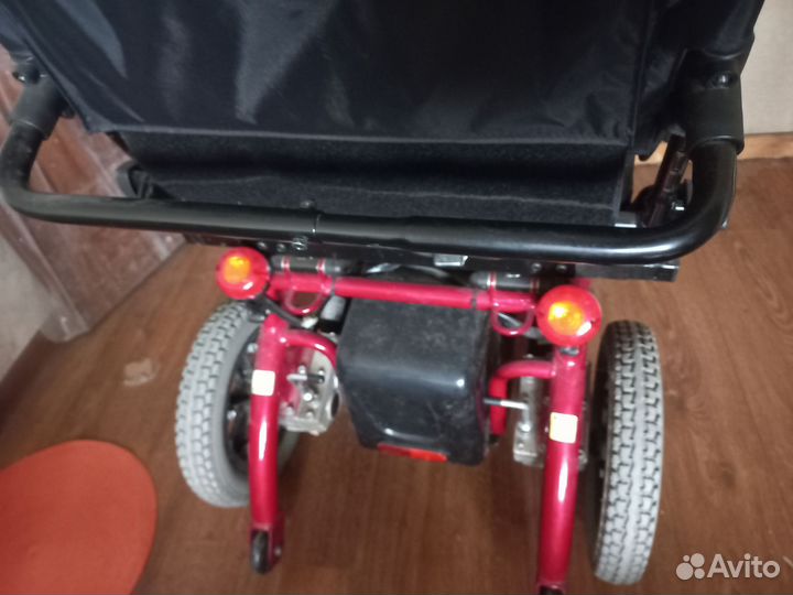Инвалидная коляска с электроприводом