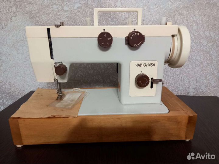 Продается электрическая швейная машинка 