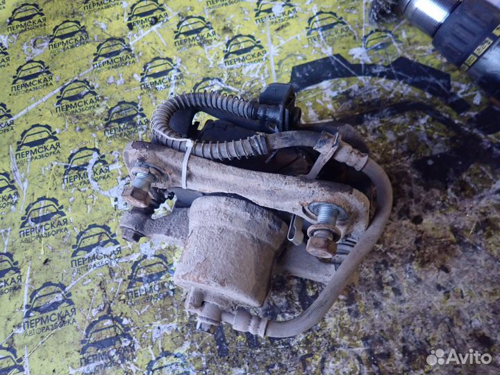 Суппорт тормозной передний левый для Hyundai i30 2