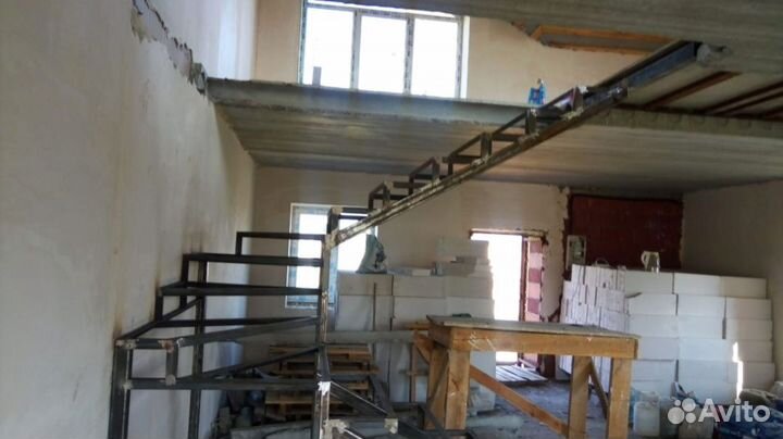 Лестница из металла