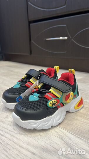 Кроссовки детские