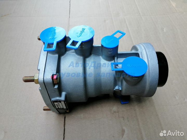 Кран управления тормозами прицепа