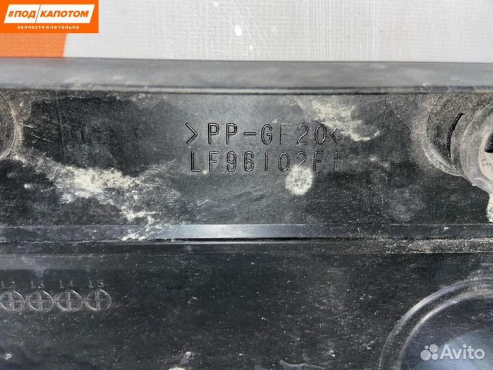 Декоративная крышка двигателя Mazda LF96102F1