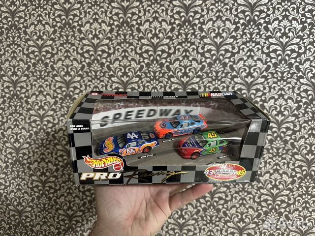 Hot wheels nascar Petty купить в Великом Новгороде по низкой цене с ...