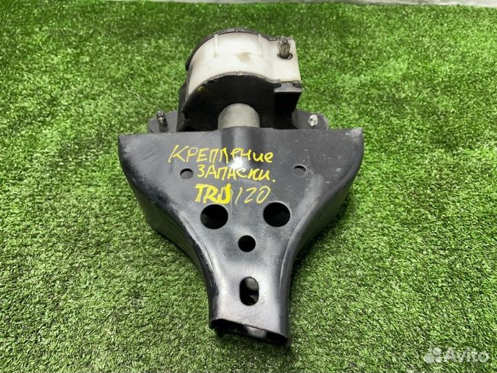 Крепление запасного колеса Toyota Land Cruiser