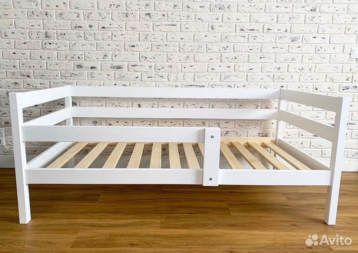 Детская кровать из массива