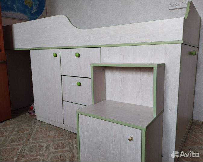 Детская кровать чердак со шкафом