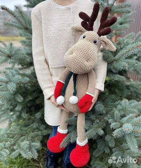 Плюшевая вязанная игрушка