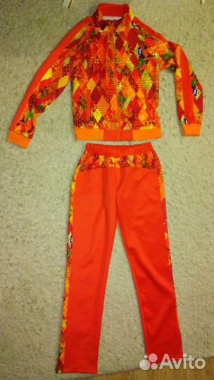 Костюм спортивный
