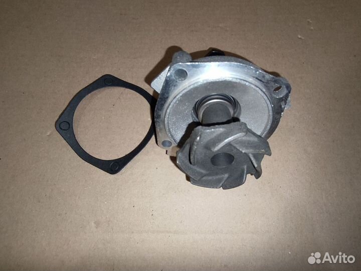 Новая помпа водяной насос Лада Ваз 2105 2107 2121