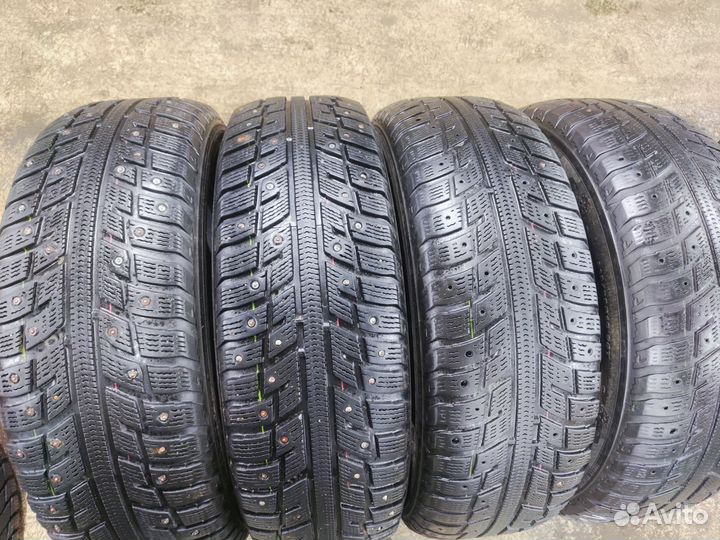 Kumho I'Zen KW22 215/65 R16 98T