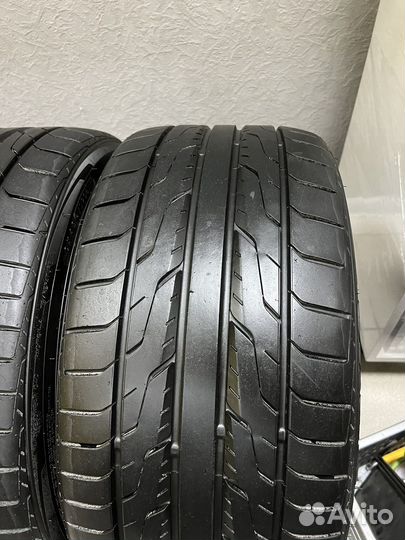 Toyo DRB 265/30 R19 93W