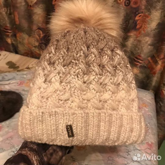 Зимние женские шапки