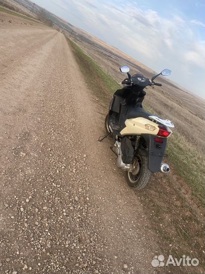 Скутер 150 кубов