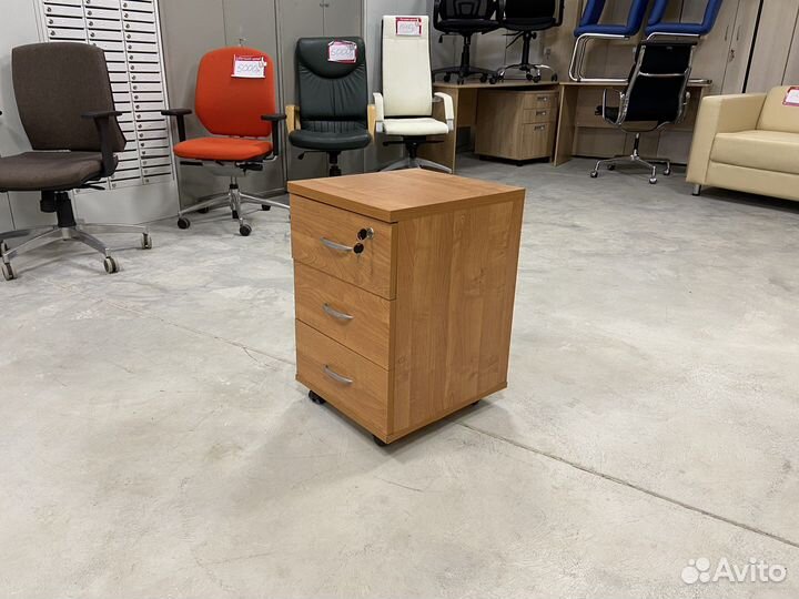 Тумбочка офисная