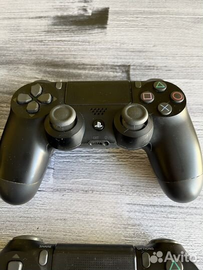 PlayStation 4 (PS4)