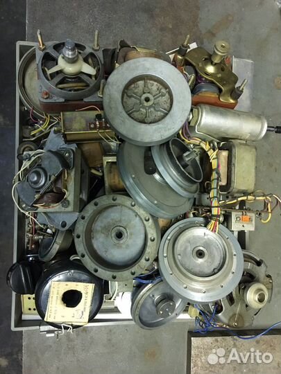 Трансформаторы и двигатели от магнитофонов