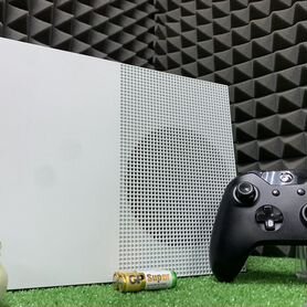 Xbox One s 1TB с дисками