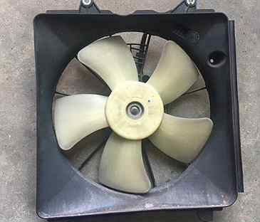 Вентилятор охлаждения радиатора 1.8 Honda Civic 8