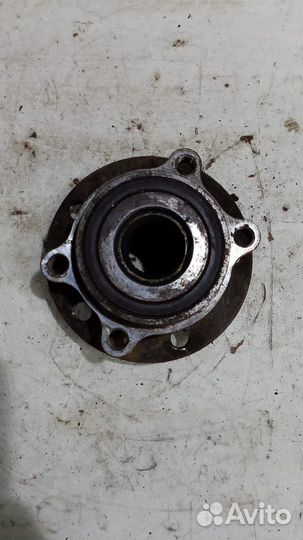 Ступица передняя Volkswagen Passat B6