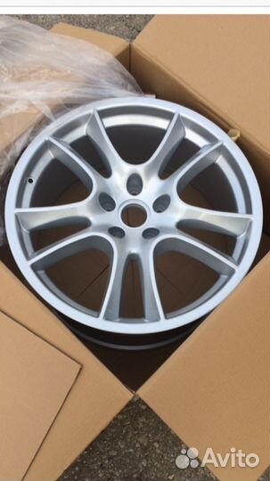 Продаю новые диски