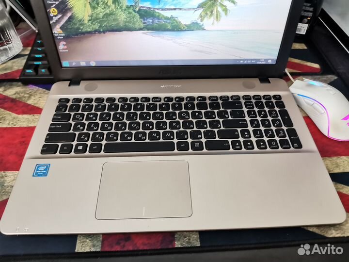 Новый ноутбук asus 541 с коробкой 2 меняца ему