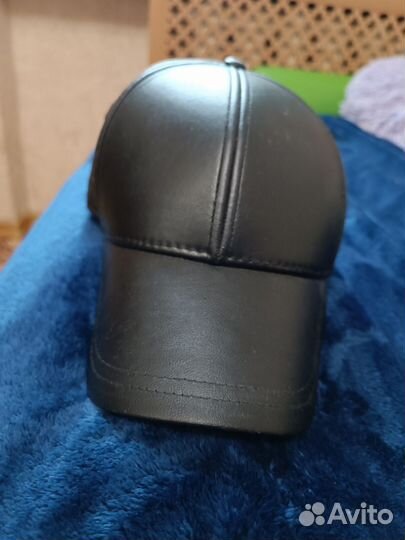 Кепка кожаная женская