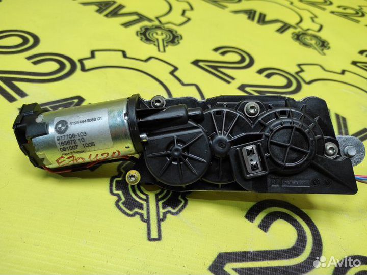 Петля замка багажника Bmw X5 E70 N52B30 12.2008