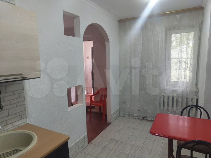 2-к. квартира, 60 м², 1/9 эт.