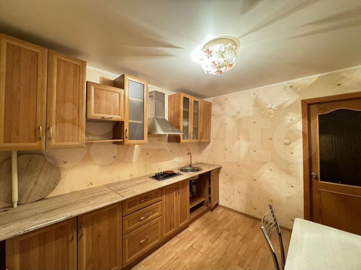 2-к. квартира, 52 м², 1/9 эт.