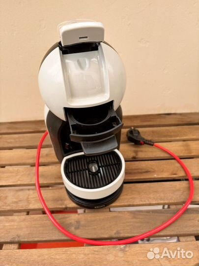 Кофеварка капсульная dolce gusto