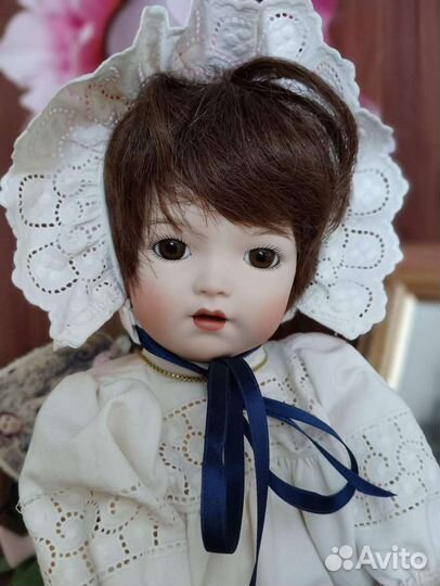 Кукла фарфоровая коллекционная Repro