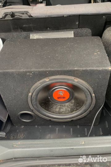 Автомобильный сабвуфер
