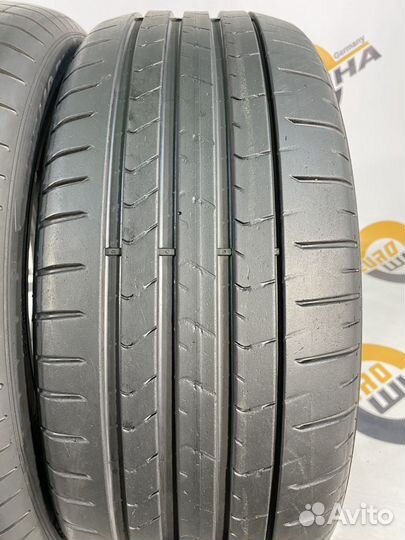 Pirelli P Zero PZ4 225/40 R19 92W