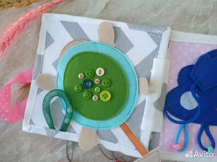 Развивающая книжка из фетра