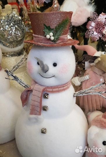 Снеговик под елку