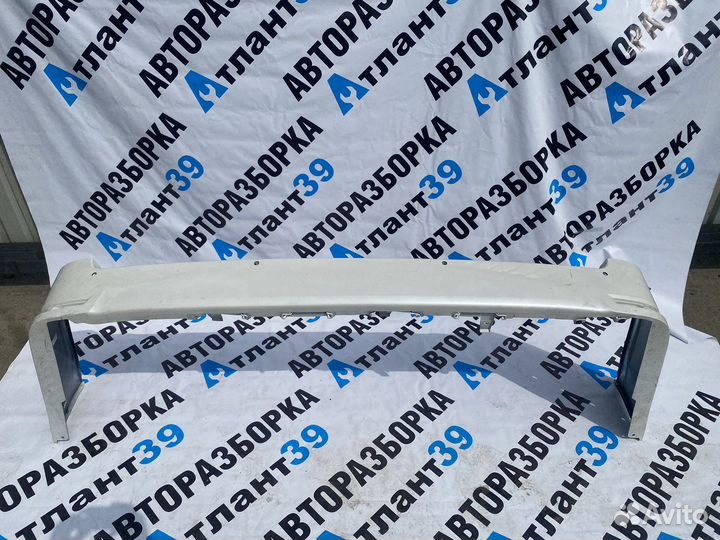 Задний бампер toyota hiace