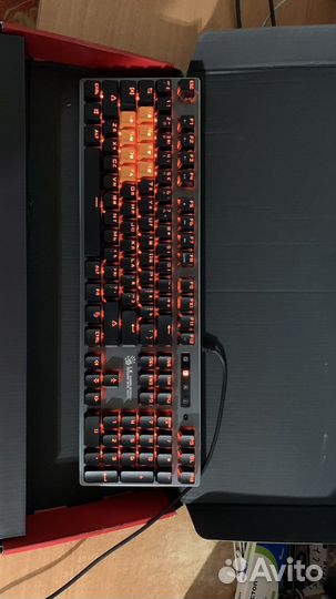 Игровая механическая клавиатура