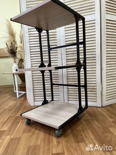 Стеллаж лофт металлический на колесиках